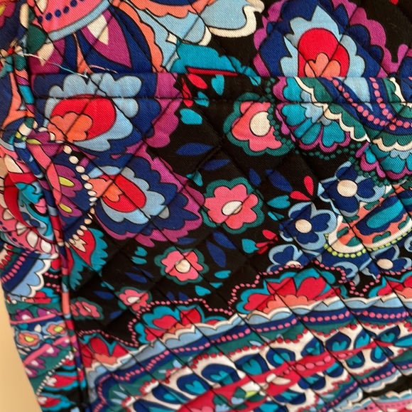 VERA BRADLEY EXTRA LARGE GET GOING BEACH TOTE HANDBAG Black Blue paisley Quilted - Picture 13 of 16